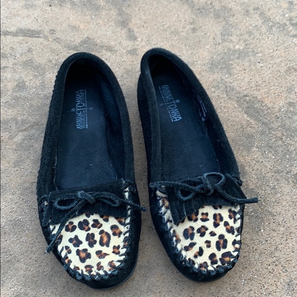 Minnetonka Shoes - Minnetonka Black Suede Leopard Moccasins Size 9